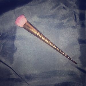 Tarts cosmetics limited edition unicorn brush